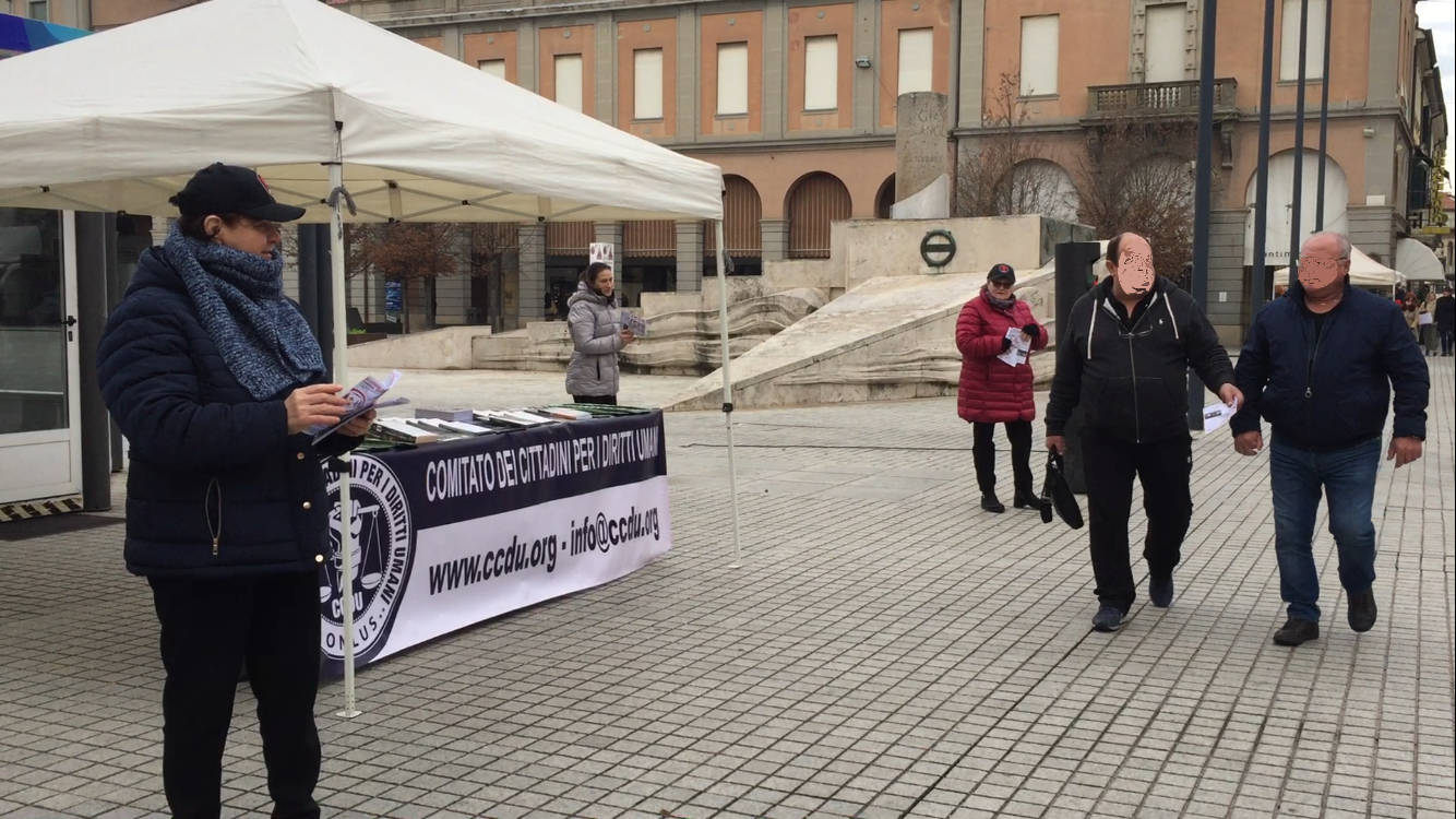 Stand informativo del CCDU per la giornata della memoria