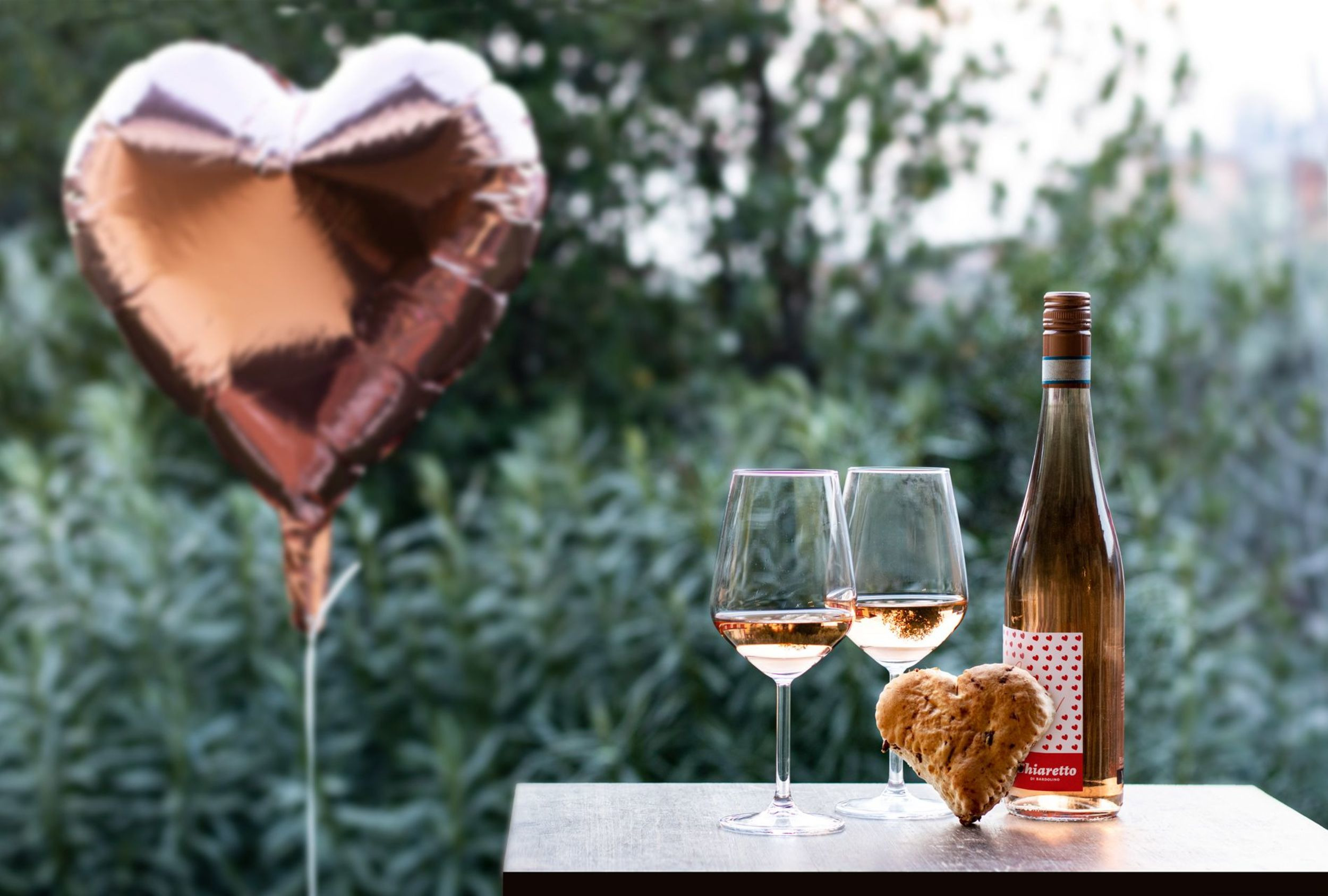 CHIARETTO DI BARDOLINO: SAN VALENTINO SI TINGE DI ROSA SUL LAGO DI GARDA E A VERONA