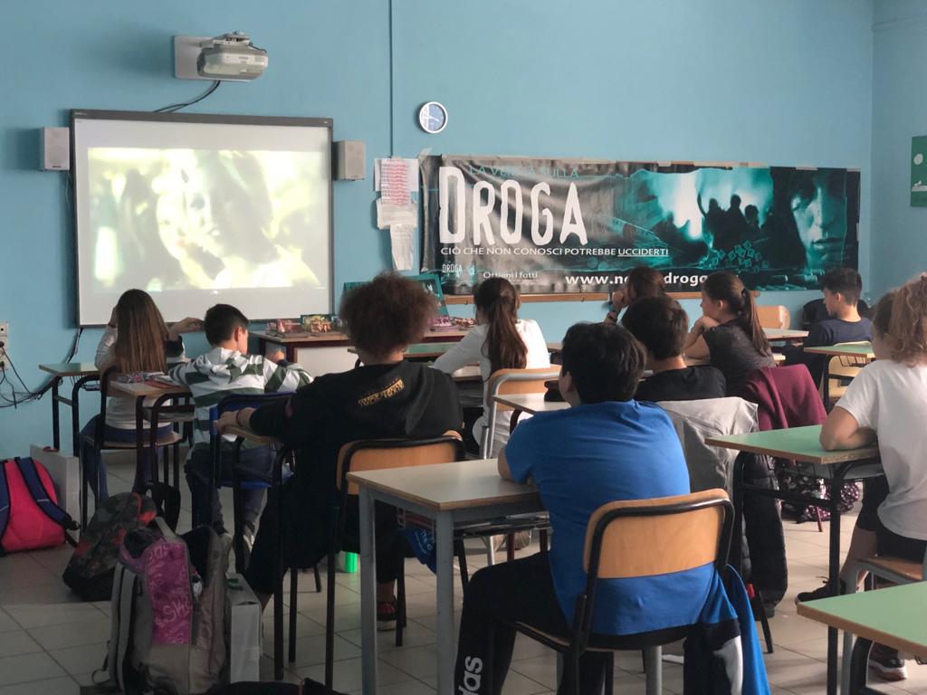 Portare il programma educativo “ La Verità sulla Droga” nelle scuole  