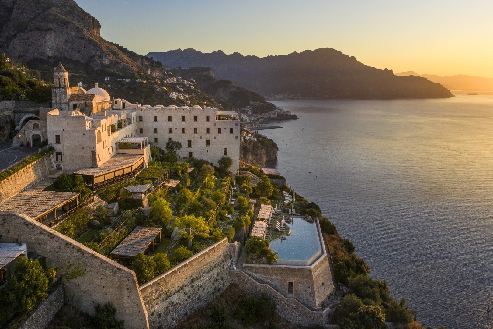 Il Monastero Santa Rosa Hotel & Spa di Conca dei Marini (Sa) “Hotel of The Year” agli European Hotel & Restaurant Awards 2020