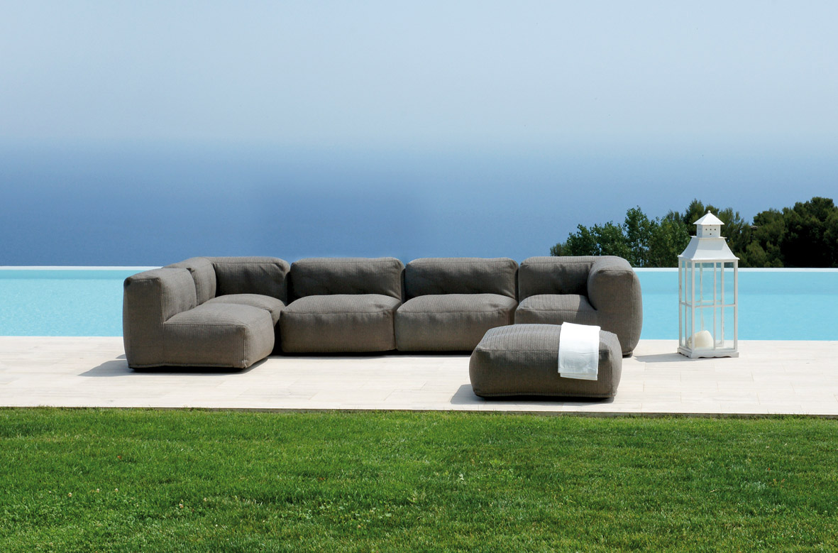 Set Componibile Portland di Moia – Your Home Outdoor. Versatilità e colore per un’oasi di relax.