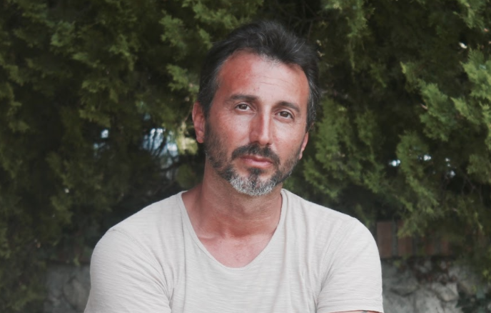 DANIELE FORTUNATO:  “LE PRIME PAGINE”   è il nuovo singolo del cantautore romagnolo d’adozione che anticipa il concept album “QUEL FILO SOTTILE”  