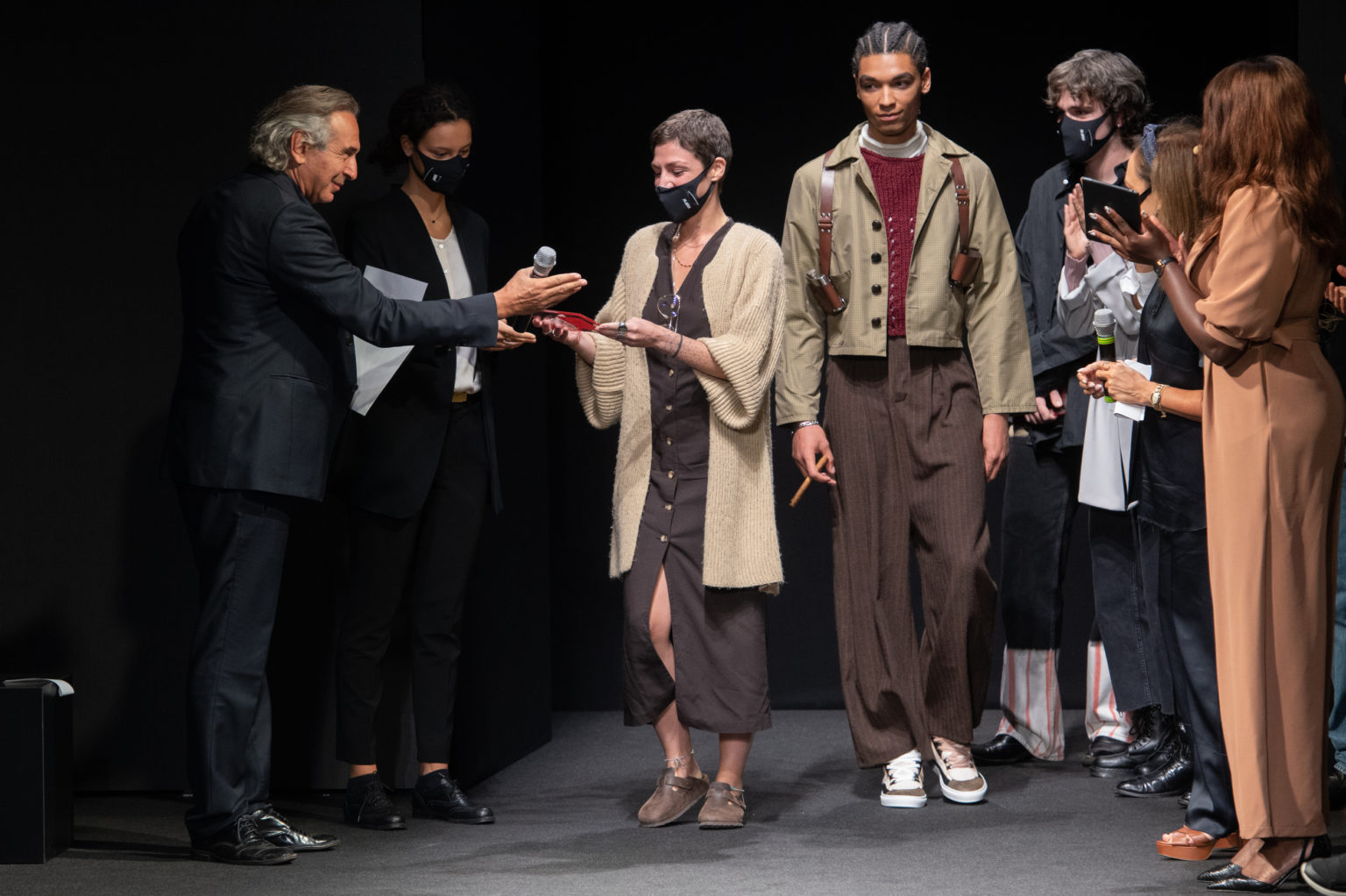 Giulia Barbieri dell'Istituto Modartech vince la 6° edizione di Milano Moda Graduate