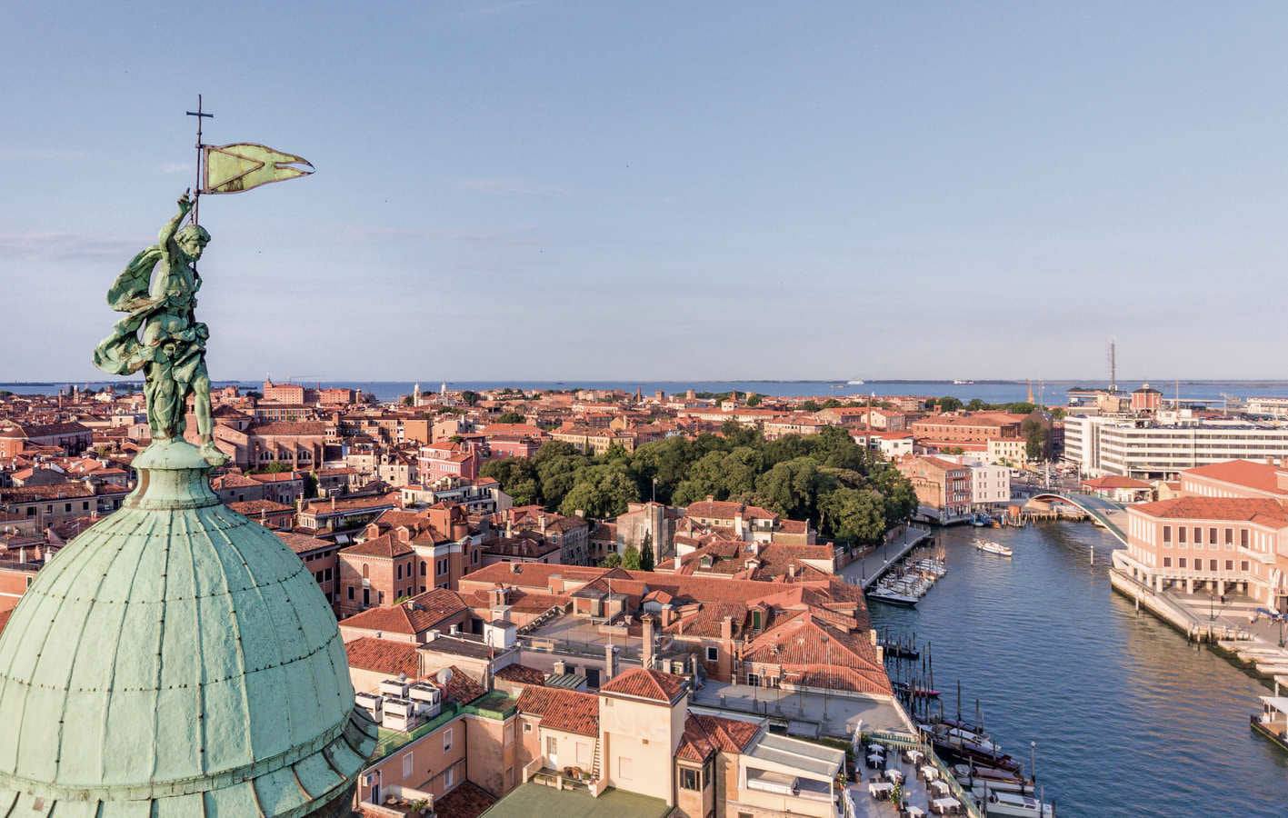 Foto di una Venezia inedita dal punto di vista delle statue 