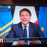 - Italia Unita contro il Covid 19. Governo e Popolo, cuore oltre l’ostacolo. (Scritto da Antonio Castaldo).