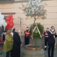 - Brusciano Festa della Repubblica con il Sindaco Peppe Montanile ed il Parroco Don Salvatore Purcaro. (Scritto da Antonio Castaldo)