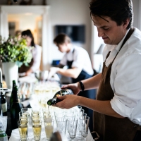 Annunci di lavoro - Ristorante cerca cameriere, ecco come candidarsi:La voce della Ristorazione