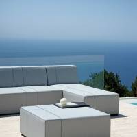 Corner Set Cleveland di Moia – Your Home Outdoor. Sobria eleganza per il giardino contemporaneo.