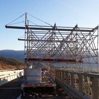 Code in autostrada per i lavori in corso, nasce il primo ponteggio “in movimento” che non ferma il traffico stradale. Una rivoluzione nel campo dei cantieri stradali che riduce tempi e costi anche del 30%