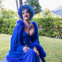 UN CAMBIO LOOK IN BLU PER MARINA CASTELNUOVO 