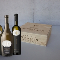 CANTINA TRAMIN: NUSSBAUMER SI AGGIUDICA IL TRE BICCHIERI PER IL VENTESIMO ANNO CONSECUTIVO