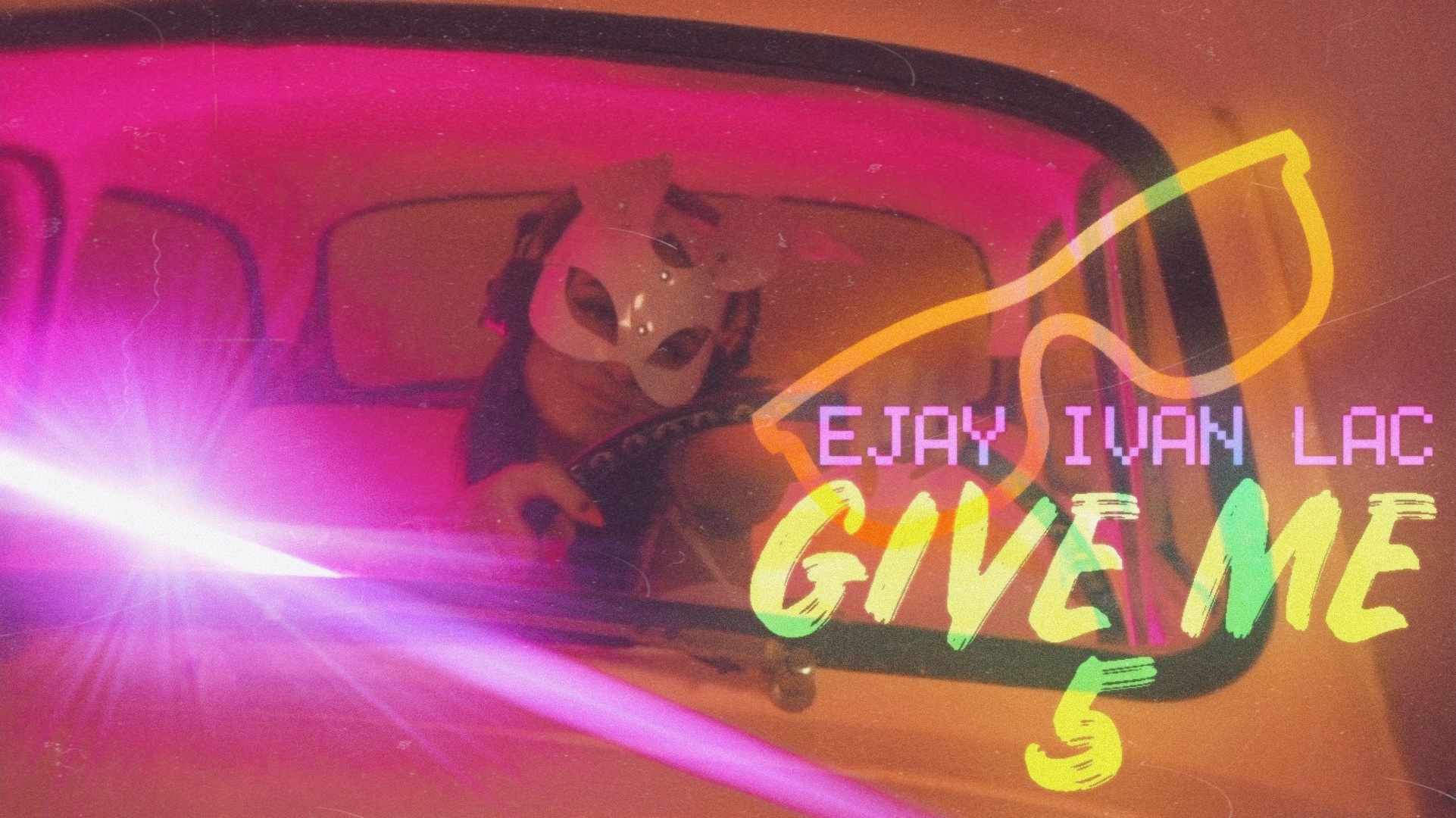 GIVE ME FIVE: L'INNOVATIVA MUSICA DI EJAY IVAN LAC PORTA LA 