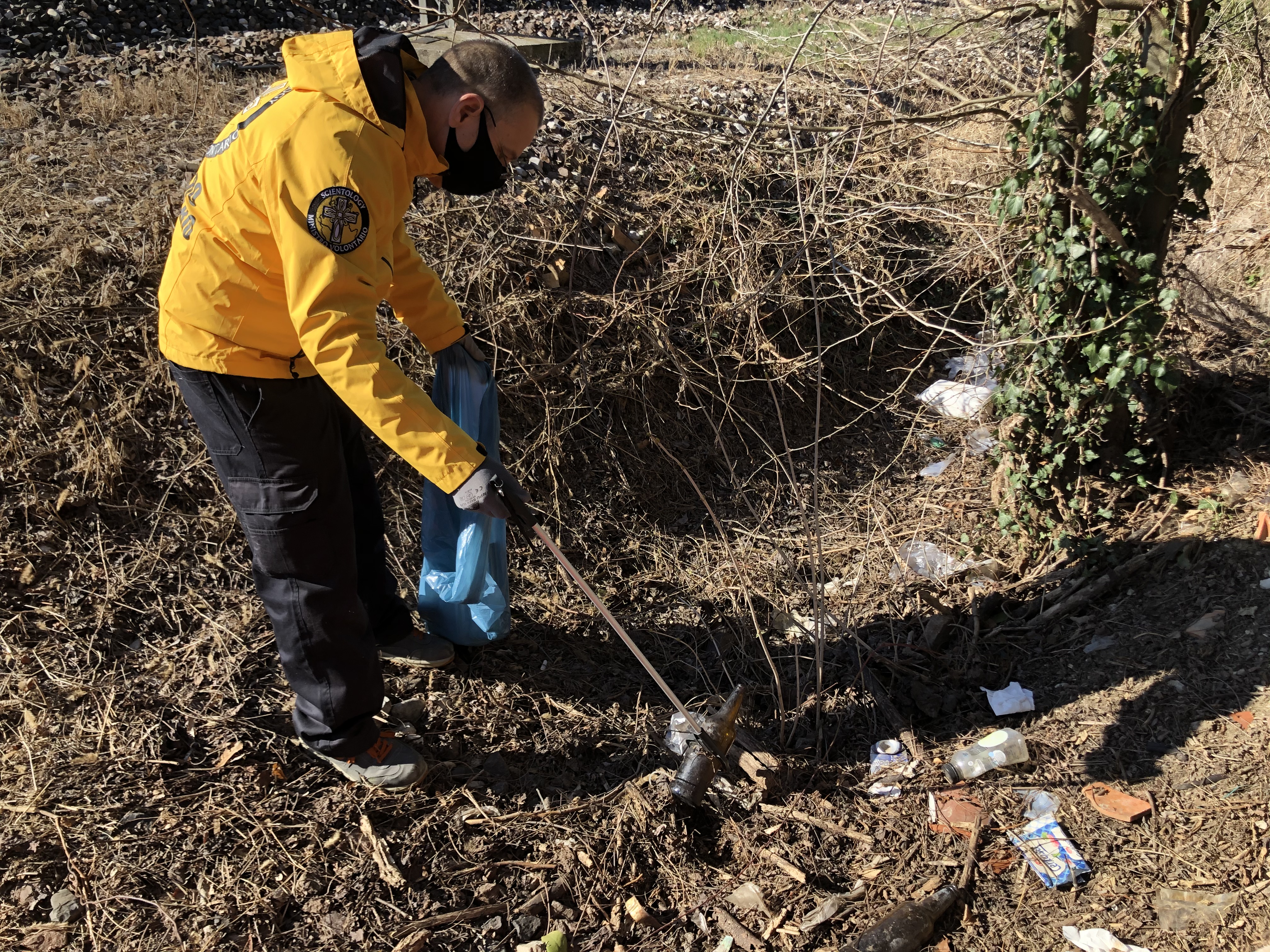 L'area di via Volt De Querini ancora danneggiata dall'inciviltà