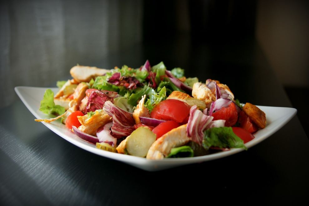 Insalatona del Nutrizionista! Carboidrati, Proteine e Grassi: come e quanto mangiare durante la pausa pranzo