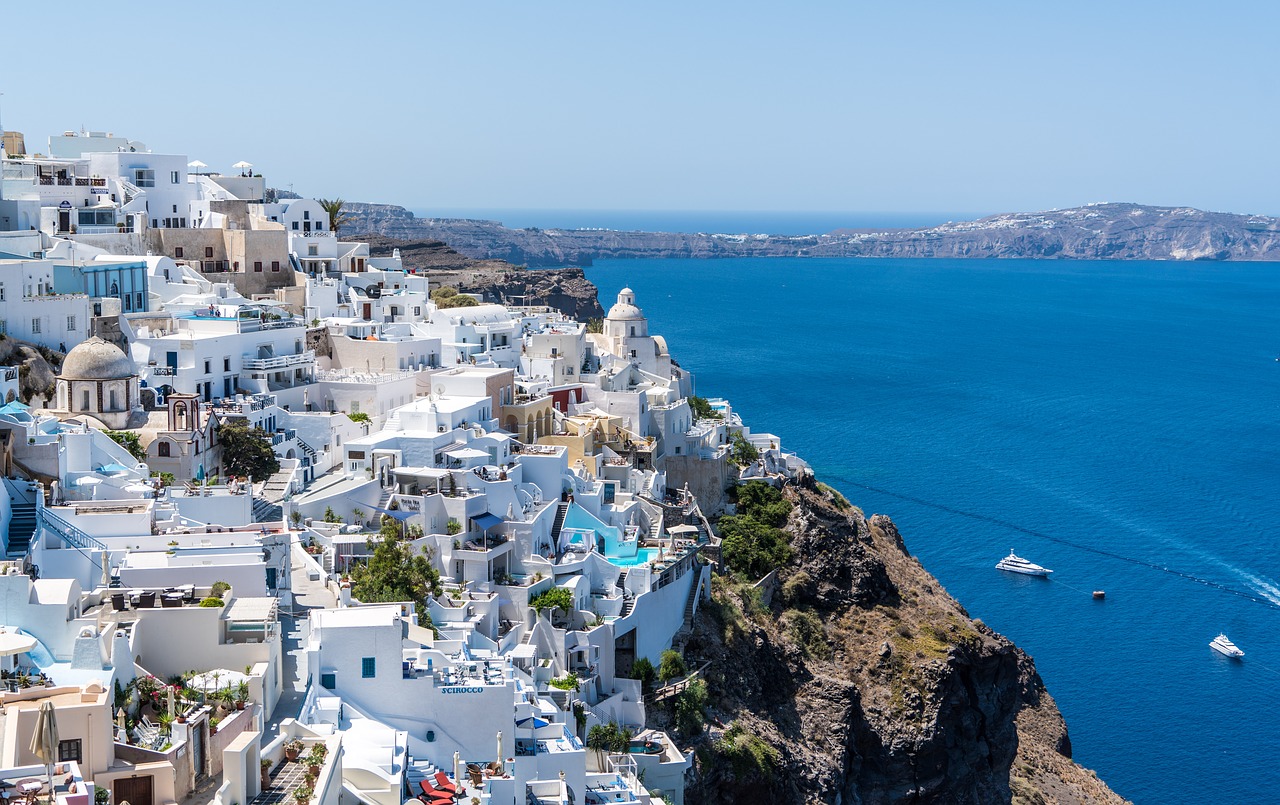 Noleggio auto a Santorini, romantica isola tutta da scoprire