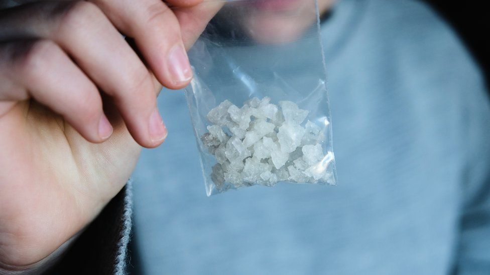 Gli effetti devastanti del crack, derivato della cocaina