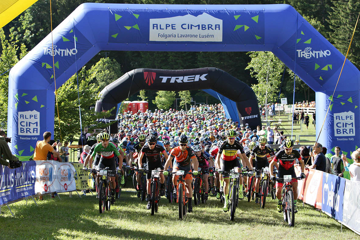 L’ALPE CIMBRA VA A TUTTA… MTB. LA ‘100 KM DEI FORTI’ CAMBIA FORMATO