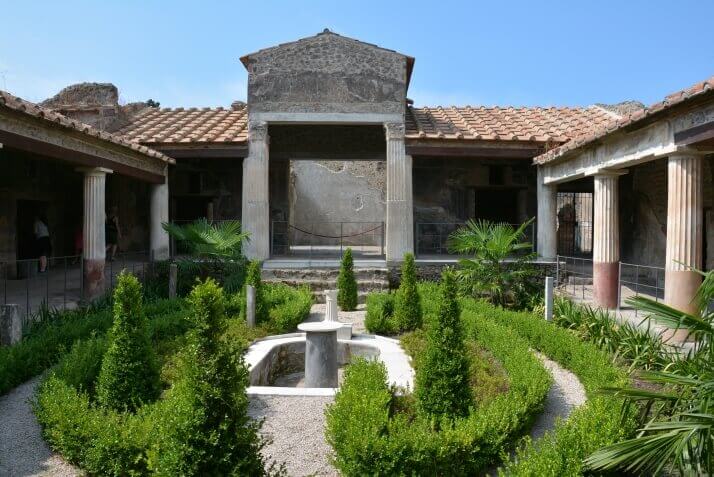 Casa degli Amorini dorati Pompei