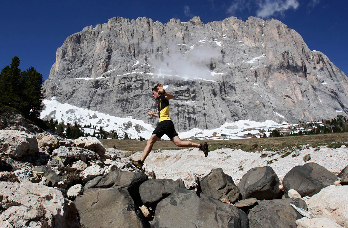 DOLOMITES SASLONG HM AI NASTRI DI PARTENZA. DA MONTE PANA SI PARTE ALLE 8.30