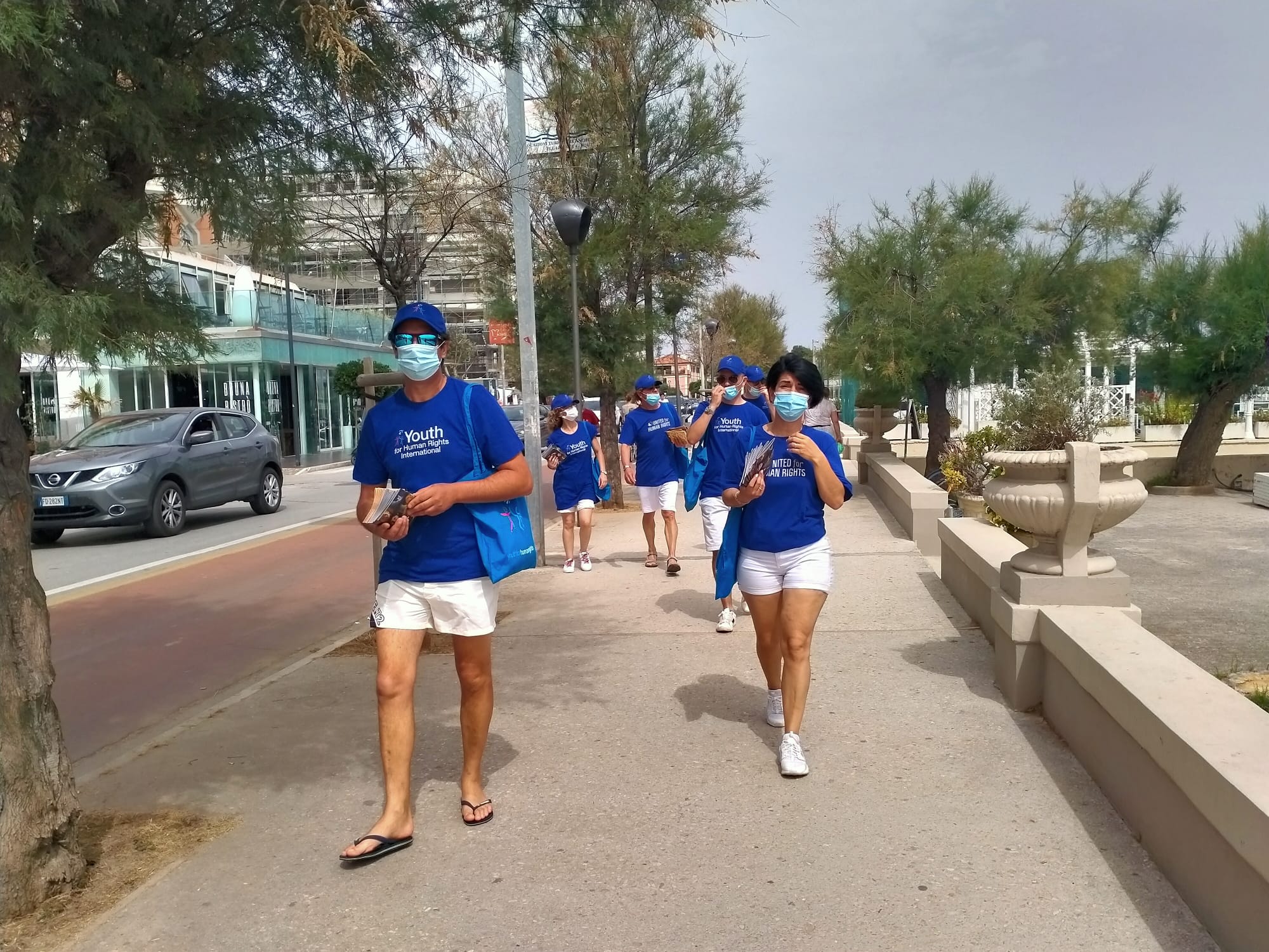 Giornata Mondiale del rifugiato: parte dalla rotonda di Senigallia l’onda blu di Uniti per i diritti umani