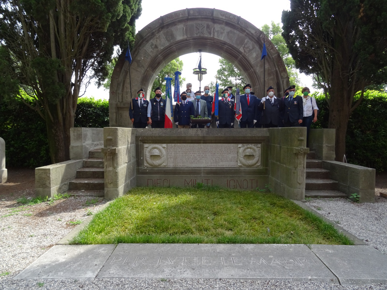 Ricordo del 30° anno dello Scioglimento  del gruppo squadroni 28° Cavalleggeri di Treviso 