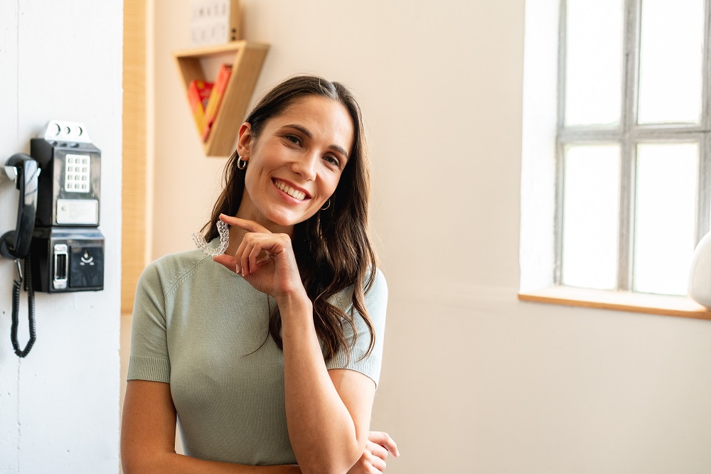 Sorridi…è estate: 5 motivi per iniziare  un trattamento di ortodonzia invisibile in questa stagione