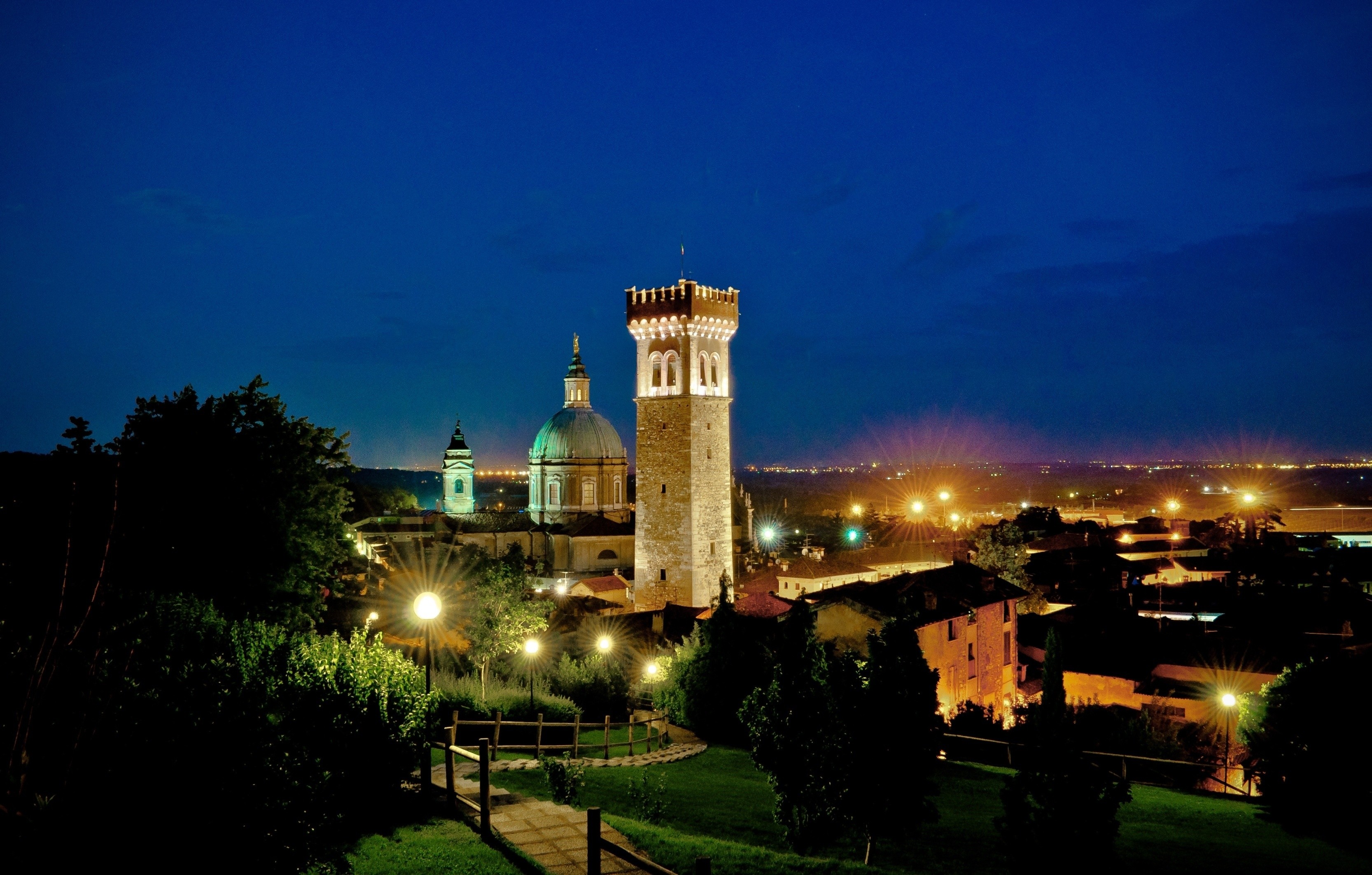 Tre serate magiche organizzate dal Comune di Lonato del Garda nel Parco della Rocca Visconteo Veneta