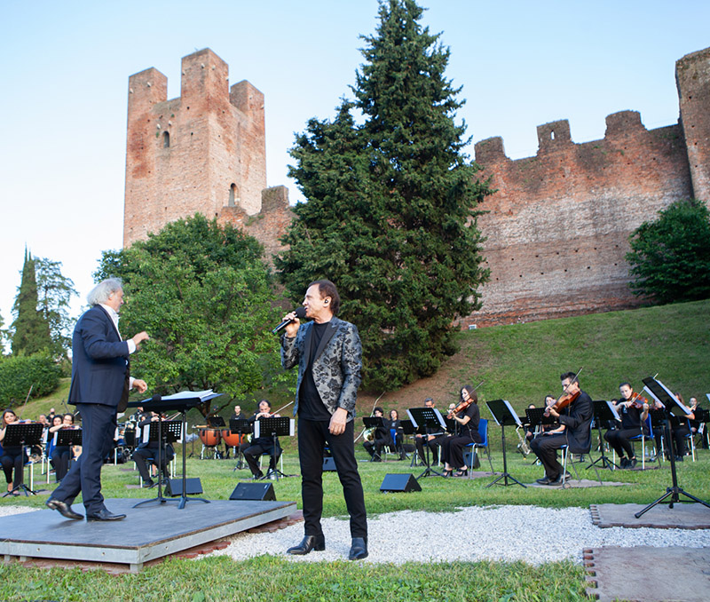 In prima assoluta il concerto pop sinfonico “Roby Facchinetti Symphony” con arrangiamenti e direzione d’orchestra del Maestro Diego Basso 