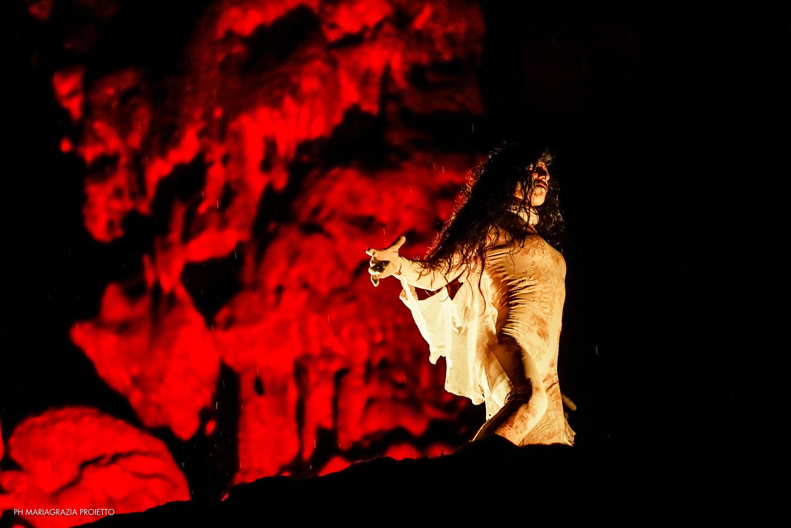 GROTTE DI CASTELLANA: ANCHE A OTTOBRE REPLICA HELL IN THE CAVE