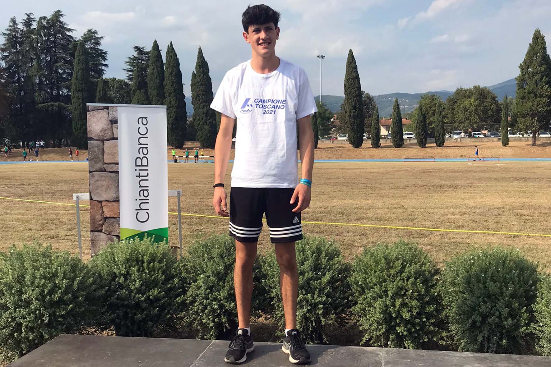 Federico Rubechini vince il titolo toscano Allievi nel salto in alto