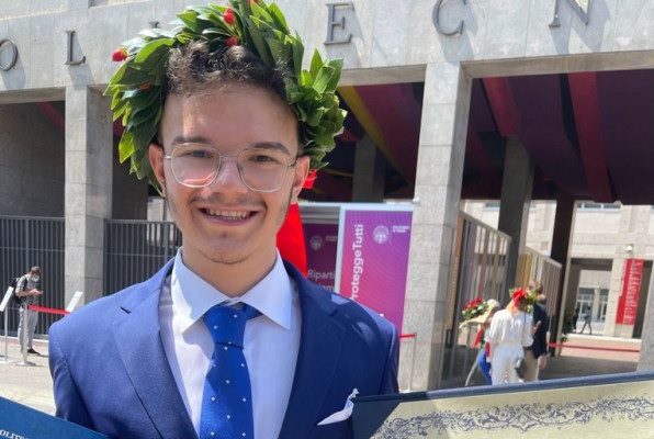  Laureato a Torino il più giovane ingegnere del Politecnico, soli 21 anni.