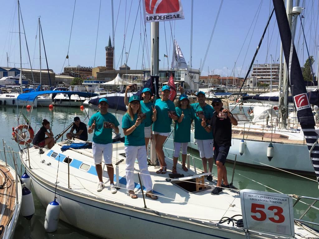 Riprende il mare la campagna La verità sulla droga durante la regata del Conero. 