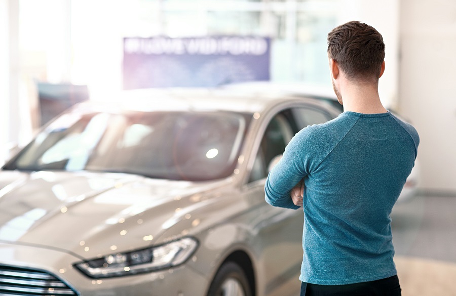 Auto: più di 2 mesi per sceglierla, 3 anni e mezzo per pagarla