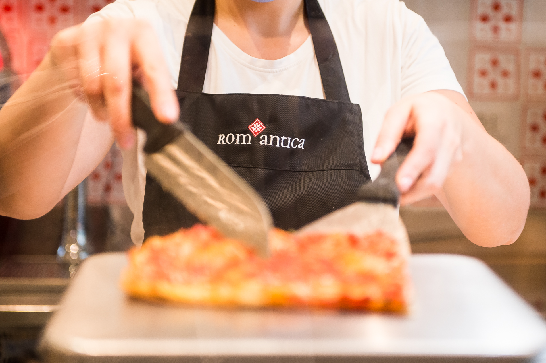 COMUNICATO STAMPA – Rom’antica raddoppia i punti vendita in centro a Milano: VERA S.R.L. porta la pizza romana in Via Canonica