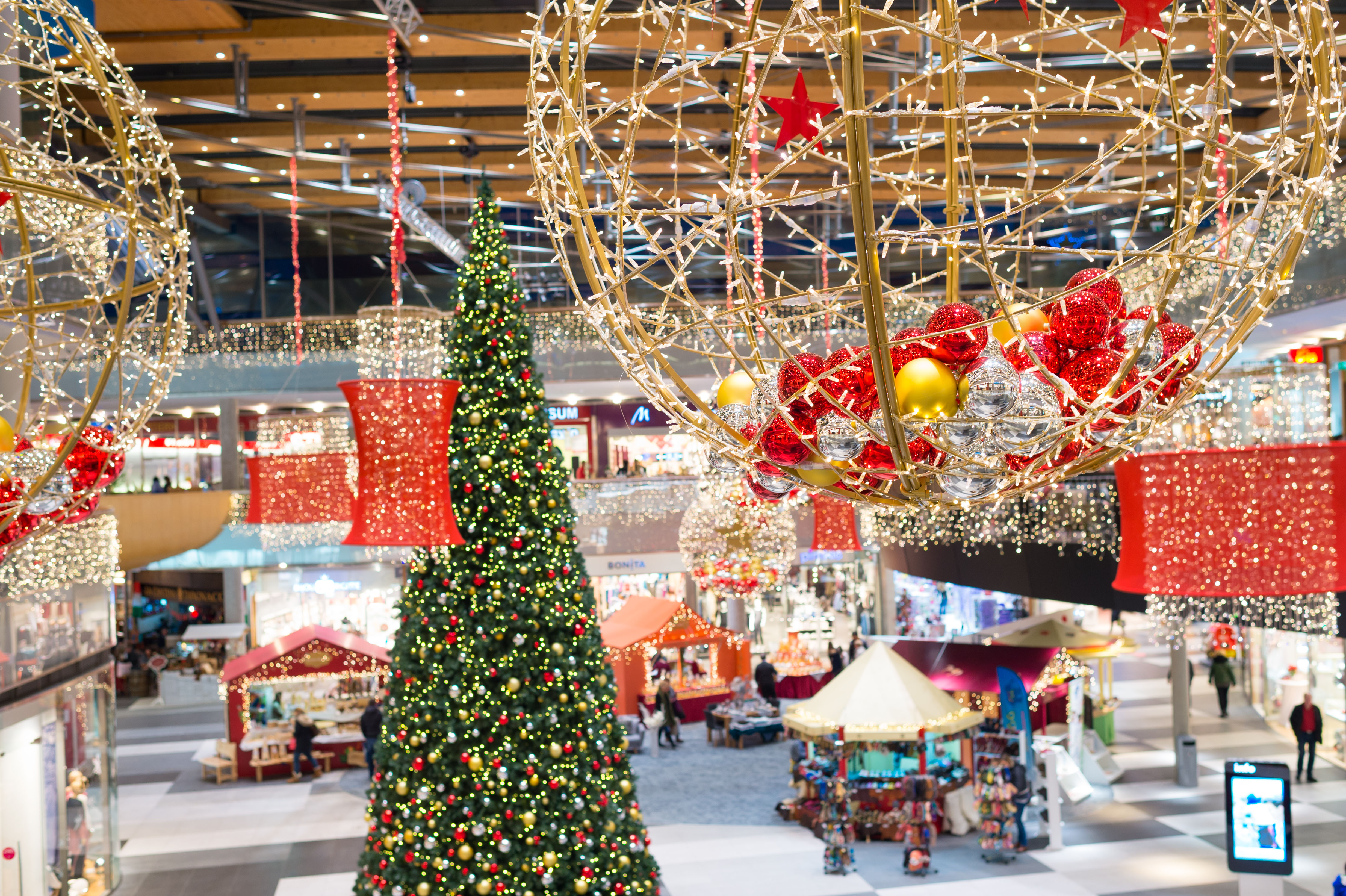 Avvento in sicurezza da Atrio: riaprono negozi e gastronomia.  Domenica 19 dicembre apertura straordinaria del centro commerciale.