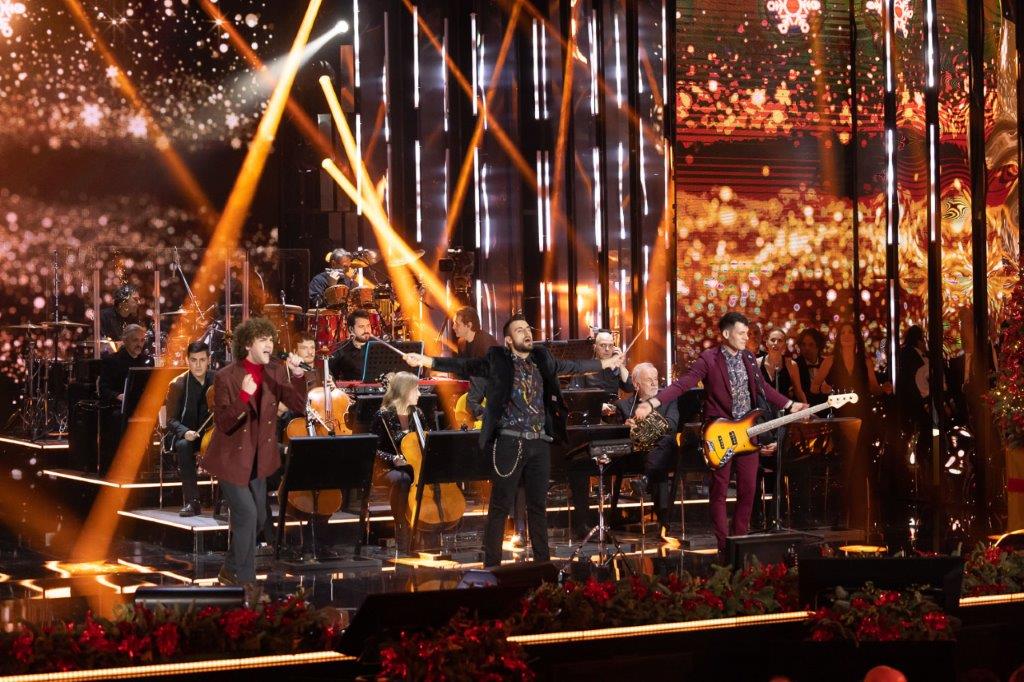 FAKE dopo la sfida ad Amici e la partecipazione al Concerto di Natale su Canale 5, nuovo singolo in uscita a Gennaio per la nota band milanese