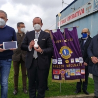 Il Lions Club Arezzo Mecenate dona un ecografo portatile al 118