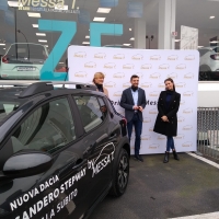 GIORGIA CRIVELLO E FRANCO BOBBIESE OSPITI IN CONCESSIONARIA MESSA T PER PRESENTARE LA NUOVA GAMMA DACIA SANDERO