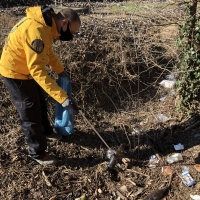 L'area di via Volt De Querini ancora danneggiata dall'inciviltà