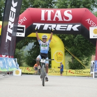 RAI SPORT TRASMETTE LA ‘100 KM DEI FORTI’. LO SPETTACOLO MTB SULL’ALPE CIMBRA VA IN TV