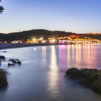  Fino Beach: musica, sole e relax dal mattino a notte fonda... in Costa Smeralda, a Cala Sassari