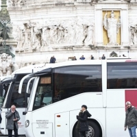 Bus turistici, servono i 50 milioni già stanziati per dare ossigeno al settore