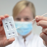 Influenza o Coronavirus? Con un test rapido chiarezza in 15 minuti!