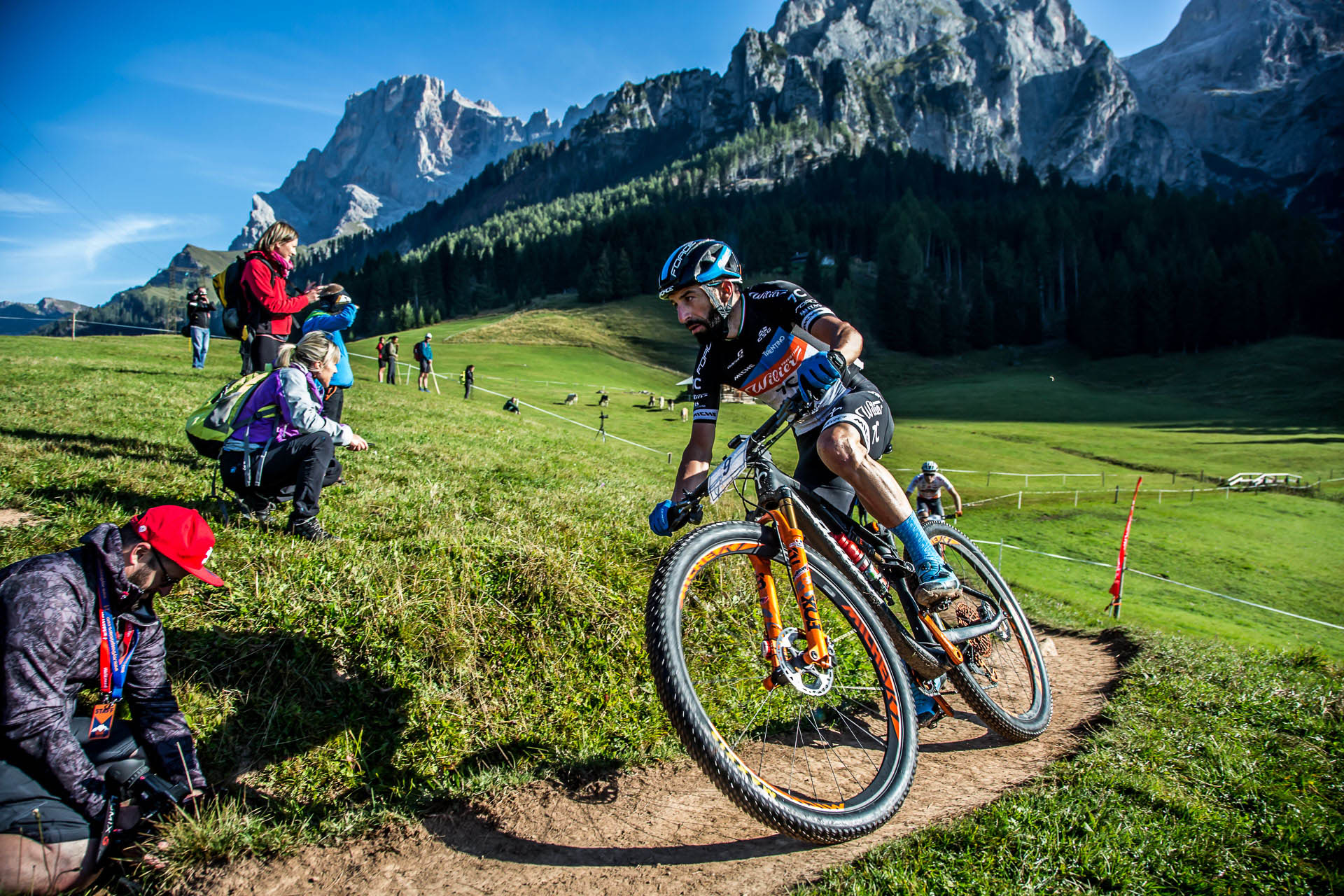 MYTHOS, LA CAVALCATA SULLE DOLOMITI. MTB DA VIVERE COL CUORE E CON GLI OCCHI