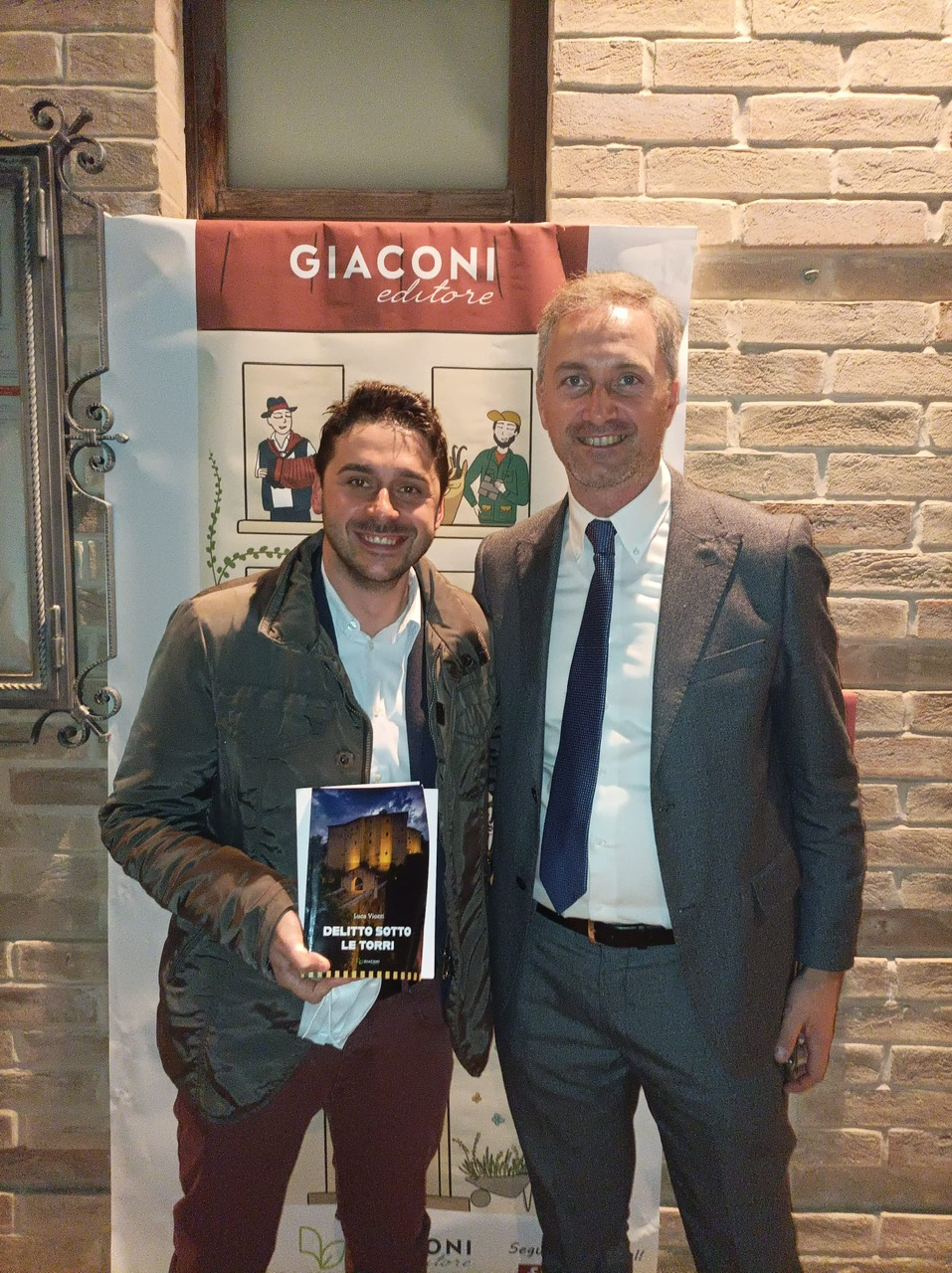 Il professor Luca Viozzi presenta il suo romanzo a Scuola