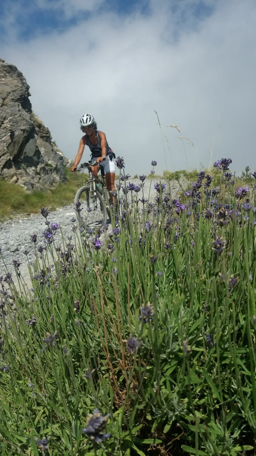 VERSO L'8 MARZO. LE DONNE SCELGONO LE VACANZE IN MOUTAIN BIKE