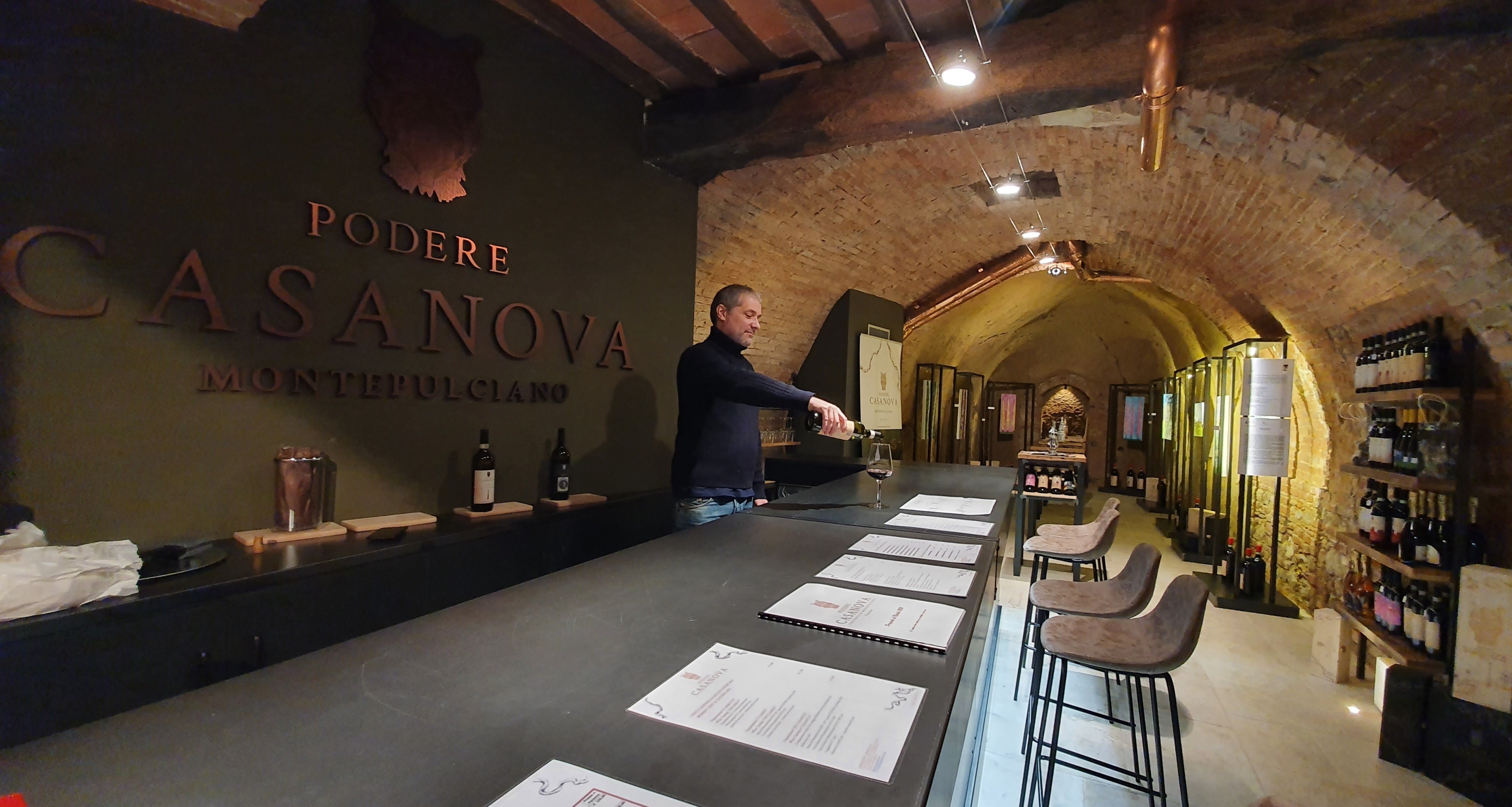 Il Wine Art Shop Podere Casanova di Montepulciano inaugura il 26 marzo la mostra dell’artista Eros Rizzo 