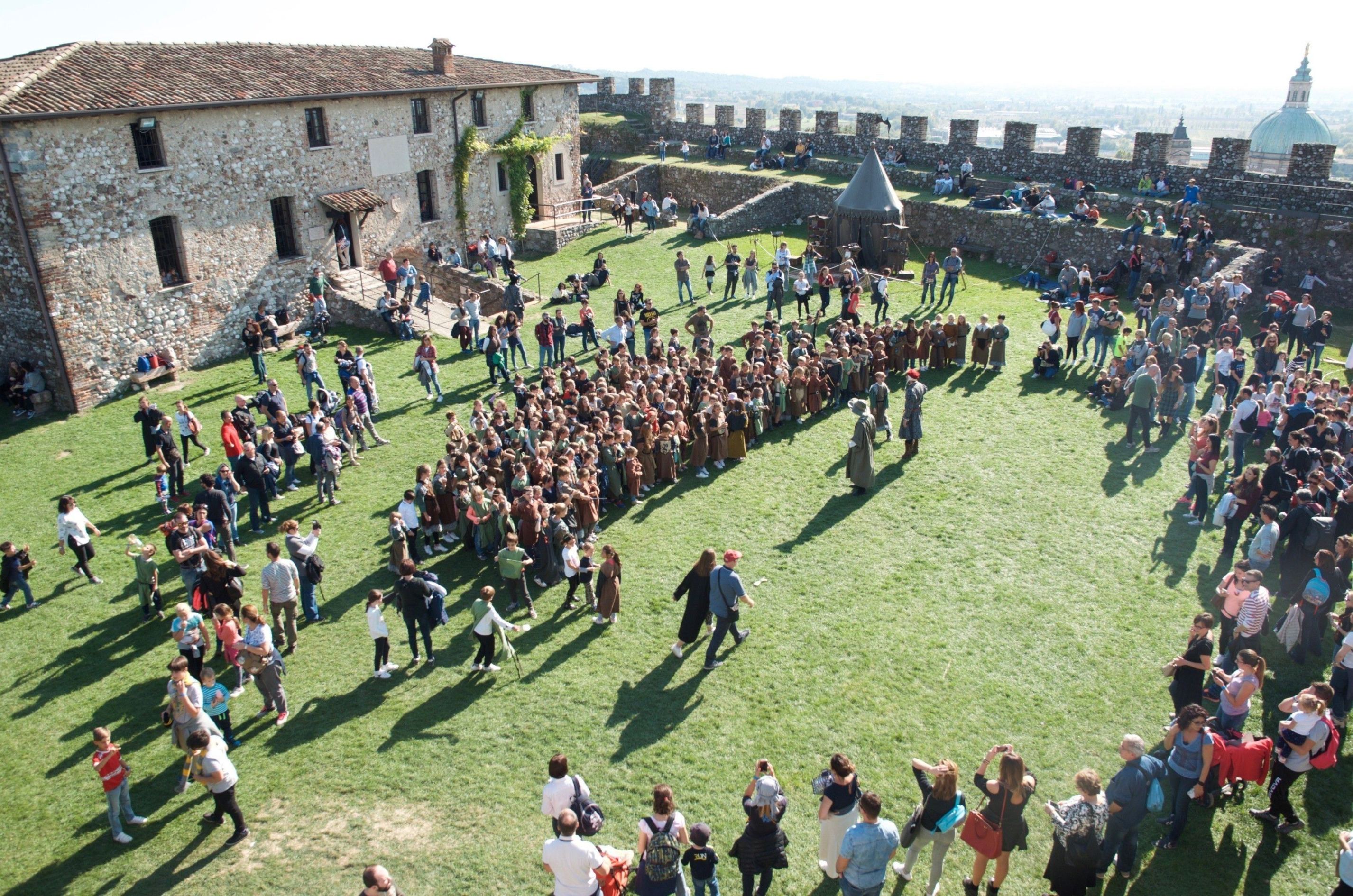 Lunedì 18 aprile a Lonato del Garda (BS): Fiabe nella Rocca - Una Giornata Fantastica al villaggio di Harry Potter