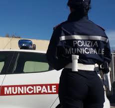 Sicurezza in città: dalla Lombardia l’appello per spray peperoncino e taser ai comuni più piccoli