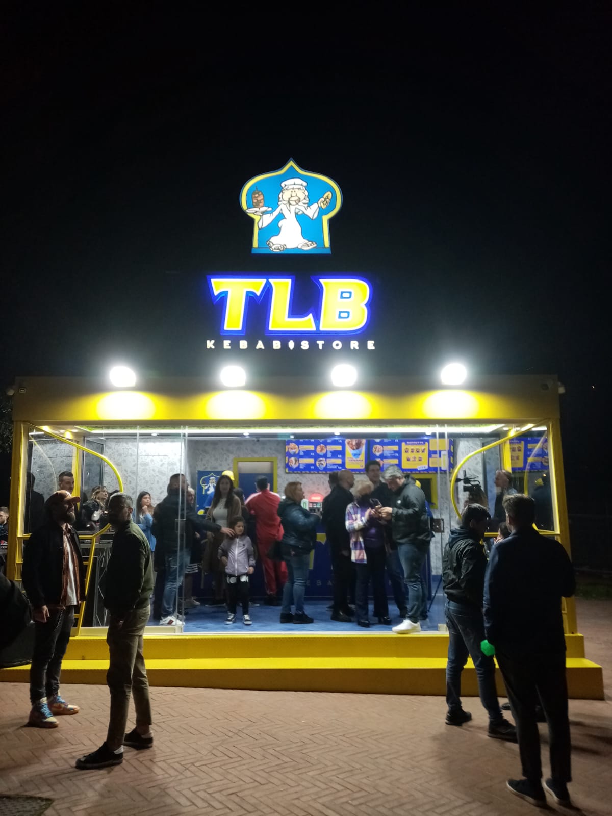 TLB: il kebab store apre i battenti a Fuorigrotta